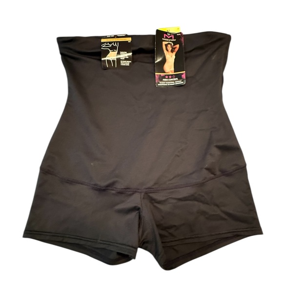 Maidenform Other - NWT Maidenform Black Shapewear size Medium